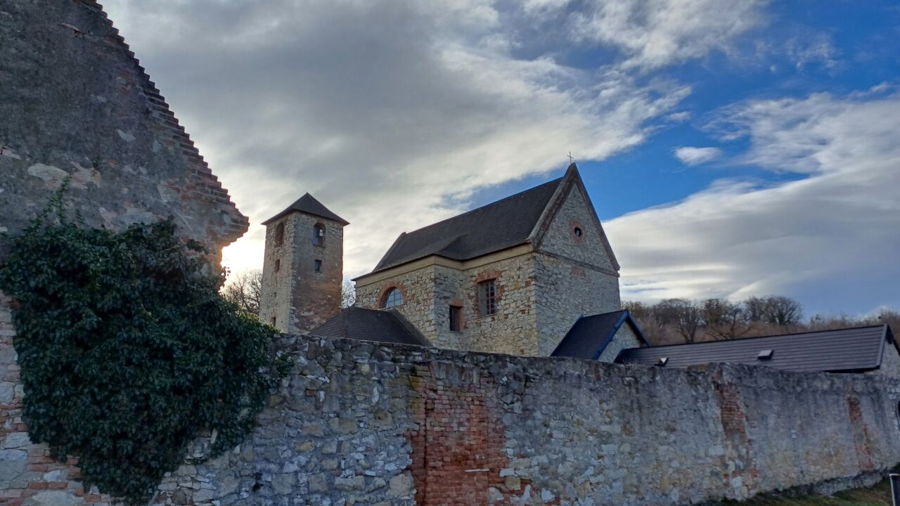 Kloster St. Anna Mannersdorf am Leithagebirge