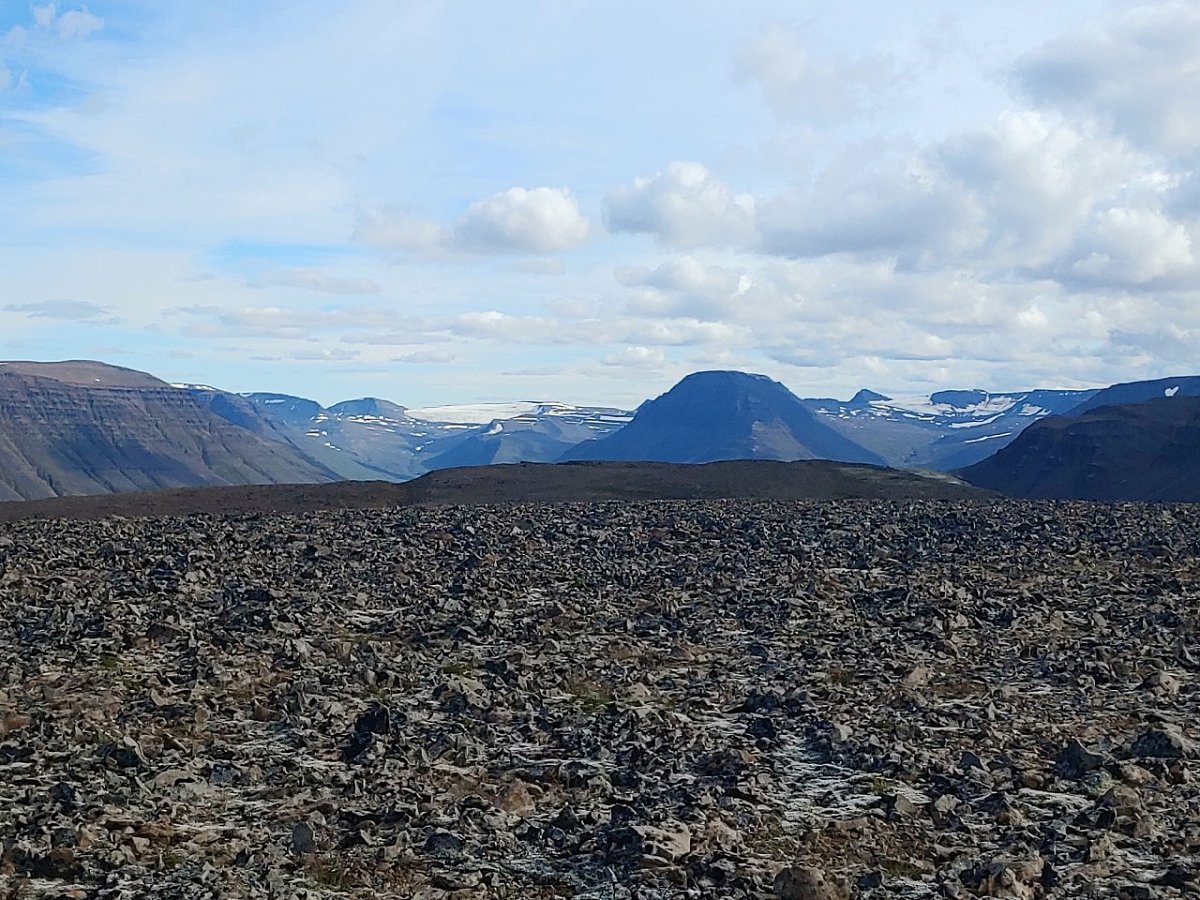 Kálfsstaðahnjúkur (811&nbsp;m)